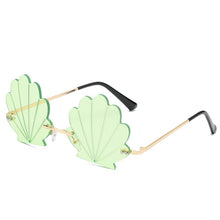Carica l&#39;immagine nel visualizzatore di Gallery, 2023 Unique Flower Shape Rimless Women Sunglasses Brand Designer Retro Shell Grain Clear Ocean Lens Male Sun Glasses
