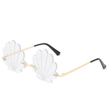 Carica l&#39;immagine nel visualizzatore di Gallery, 2023 Unique Flower Shape Rimless Women Sunglasses Brand Designer Retro Shell Grain Clear Ocean Lens Male Sun Glasses