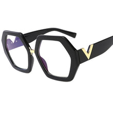 Carica l'immagine nel visualizzatore di Gallery, 2022 Luxury Square Sunglasses Ladies Fashion Glasses Classic Brand Designer Retro Sun Glasses Women Sexy Eyewear Unisex Shades