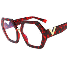 Carica l'immagine nel visualizzatore di Gallery, 2022 Luxury Square Sunglasses Ladies Fashion Glasses Classic Brand Designer Retro Sun Glasses Women Sexy Eyewear Unisex Shades