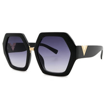 Carica l'immagine nel visualizzatore di Gallery, 2022 Luxury Square Sunglasses Ladies Fashion Glasses Classic Brand Designer Retro Sun Glasses Women Sexy Eyewear Unisex Shades