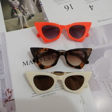 Load image into Gallery viewer, 2023  Cat Eye Seay Designer Sunglasses For Women Leopard Sun Glasses Vintage Elegant Eyeglasses Trend  Black Shades