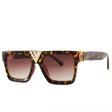 Load image into Gallery viewer, 2023 Charming Women Classic Vintage Big Frame  European and American outdoor trend sunglasses Cat Eye uv400 big V