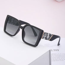 Carica l&#39;immagine nel visualizzatore di Gallery, 2023 occhiali da sole firmati donna uomo tonalità quadrate occhiali da sole di marca occhiali da vista piccoli rettangolari alla moda Gafas De Sol 