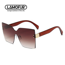 Load image into Gallery viewer, 2022  European And American Big Frame Conjoined  Sunglasses Ladies Frameless Trimming Ocean Color Trend Sunglass 8236