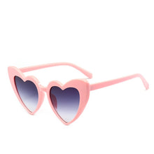 Carica l'immagine nel visualizzatore di Gallery, 2023   Heart Shaped Sunglasses Women brand designer Plastic Reflective Sun Glasses UV400 girl oculos de sol