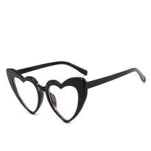 Carica l'immagine nel visualizzatore di Gallery, 2023   Heart Shaped Sunglasses Women brand designer Plastic Reflective Sun Glasses UV400 girl oculos de sol