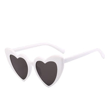 Carica l'immagine nel visualizzatore di Gallery, 2023   Heart Shaped Sunglasses Women brand designer Plastic Reflective Sun Glasses UV400 girl oculos de sol