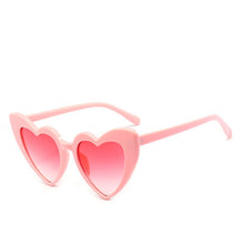 Carica l'immagine nel visualizzatore di Gallery, 2023   Heart Shaped Sunglasses Women brand designer Plastic Reflective Sun Glasses UV400 girl oculos de sol