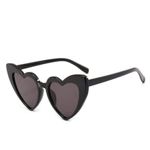 Carica l'immagine nel visualizzatore di Gallery, 2023   Heart Shaped Sunglasses Women brand designer Plastic Reflective Sun Glasses UV400 girl oculos de sol