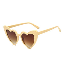 Carica l'immagine nel visualizzatore di Gallery, 2023   Heart Shaped Sunglasses Women brand designer Plastic Reflective Sun Glasses UV400 girl oculos de sol