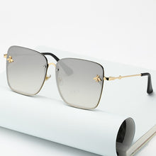Load image into Gallery viewer, 2022 New Fashion Lady Oversize Rimless Square Bee Sunglasses Women Men Small Bee Glasses Gradient Sun Glasses Female UV400