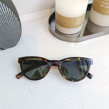 Load image into Gallery viewer, 2023 Vintage Sunglasses Women Brand Designer Retro Sunglass Rectangle Sun Glasses Female UV400 Lens Eyewears