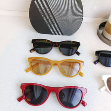 Load image into Gallery viewer, 2023 Vintage Sunglasses Women Brand Designer Retro Sunglass Rectangle Sun Glasses Female UV400 Lens Eyewears