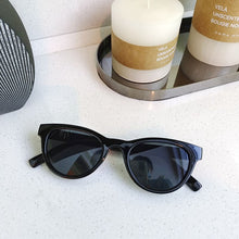 Load image into Gallery viewer, 2023 Vintage Sunglasses Women Brand Designer Retro Sunglass Rectangle Sun Glasses Female UV400 Lens Eyewears