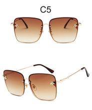 Carica l&#39;immagine nel visualizzatore di Gallery, 2023 Oversize Clear Pink Sunglasses for Women Gradient Square Bee Sun Glasses Superstar  Brand Designer Shades UV400