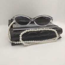 Load image into Gallery viewer, 2023 Pearl Chain Sunglasses Transparent Sunglasses Woman Sunglases Glasses Shades For Women Sunglasses Brand Designer Sunglasses