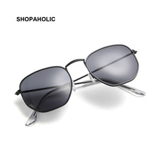 Carica l&#39;immagine nel visualizzatore di Gallery, 2023 Retro Round Sunglasses Women Brand Designer Sun Glasses for Women Alloy Mirror Sunglasses Ray Female Oculos De Sol