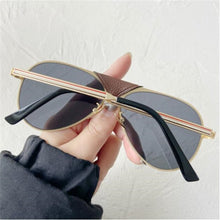 Load image into Gallery viewer, 2023 Small-face frame -- big-box frog Beach star metal gold glasses Designer similar sunglasses UV400