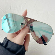 Load image into Gallery viewer, 2023 Small-face frame -- big-box frog Beach star metal gold glasses Designer similar sunglasses UV400