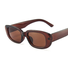 Carica l&#39;immagine nel visualizzatore di Gallery, 2022 Occhiali da sole quadrati Donna Luxury Brand Viaggi Piccolo rettangolo Occhiali da sole Moda femminile Retro Lunette De Soleil Femme 