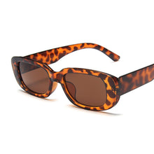 Carica l&#39;immagine nel visualizzatore di Gallery, 2022 Occhiali da sole quadrati Donna Luxury Brand Viaggi Piccolo rettangolo Occhiali da sole Moda femminile Retro Lunette De Soleil Femme 