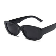 Carica l&#39;immagine nel visualizzatore di Gallery, 2022 Occhiali da sole quadrati Donna Luxury Brand Viaggi Piccolo rettangolo Occhiali da sole Moda femminile Retro Lunette De Soleil Femme 