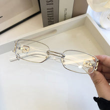 Load image into Gallery viewer, 2023 Sunglasses Star Same Brand Designer Style Wearing Earrings Small Box Sunglasses Street Trend Cool Travel Eyewear
