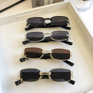 2023 Sunglasses Star Same Brand Designer Style Wearing Earrings Small Box Sunglasses Street Trend Cool Travel Eyewear
