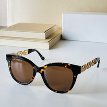Carica l'immagine nel visualizzatore di Gallery, 2023 brand designer women acetate sunglass  selling unisex moldel with original case fast delivery