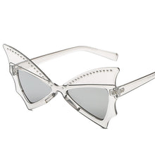 Carica l&#39;immagine nel visualizzatore di Gallery, 2023 Oversize Sunglasses Women Bat Sharp Shades Sun glasses Rivet Big Frame Sunglass Personality Dance Party Glasses