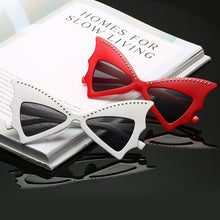 Carica l&#39;immagine nel visualizzatore di Gallery, 2023 Oversize Sunglasses Women Bat Sharp Shades Sun glasses Rivet Big Frame Sunglass Personality Dance Party Glasses