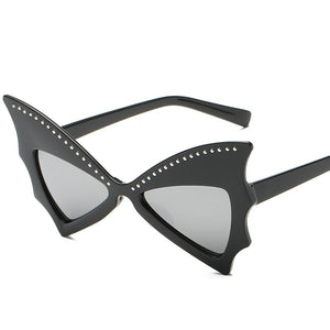 2023 Oversize Sunglasses Women Bat Sharp Shades Sun glasses Rivet Big Frame Sunglass Personality Dance Party Glasses