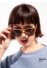 Load image into Gallery viewer, 2023  Folded sunglasses Light sunglasses Women  Sunglasses Small Frame Round Driving Retro Outdoor Glasses UV400
