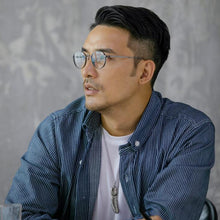 Load image into Gallery viewer, 2023  Brand Round Titanium Glasses Frame Men Optical Myopia Prescription Eyeglasses Frame Women Ultralight Eyewear 113