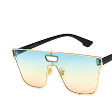 Carica l&#39;immagine nel visualizzatore di Gallery, 2023 trend personality sunglasses ocean piece men and women European and American conjoined square Sunglasses Uv