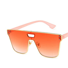 Carica l&#39;immagine nel visualizzatore di Gallery, 2023 trend personality sunglasses ocean piece men and women European and American conjoined square Sunglasses Uv