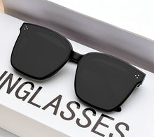 Carica l&#39;immagine nel visualizzatore di Gallery, 2023 Occhiali da sole di design di marca Montature quadrate Occhiali da sole con lenti UV400 Donna Uomo Nessun logo con scatola