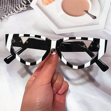 Carica l'immagine nel visualizzatore di Gallery, 2023 Zebra Cat Eye Anti-blue Light Eyeglasses For Women Elegant Small Round Computer Myopia Glasses Female Shades