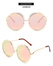 Carica l&#39;immagine nel visualizzatore di Gallery, 2023 Occhiali da sole rotondi oversize da donna Designer di marca Occhiali da sole a specchio sfumato a cerchio grande Occhiali da sole con montatura in metallo femminile 