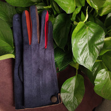 Load image into Gallery viewer, 2023 Style Women Gloves Autumn Winter Warm Suede Heated Gloves Touch Screen Buttons Female Full Finger Mittens Luva