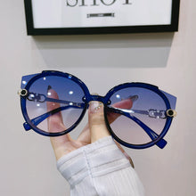 Carica l'immagine nel visualizzatore di Gallery, 2023 Occhiali da sole rotondi vintage Cat Eye da donna Versione coreana Occhiali da sole sfumati senza montatura in metallo Tonalità UV400 
