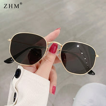 Carica l'immagine nel visualizzatore di Gallery, 2023 Vintage Sunglasses Men Square Metal Frame Sunglasses Pilot Mirror Classic Retro Sun Glasses Women  Summer  Eyewear