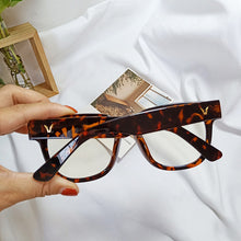 Load image into Gallery viewer, 2023 anti-blue light glasses women&#39;s blue shading glasses large frame black radiation protection goggles glasses