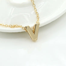 Load image into Gallery viewer, 26 Alphabet Necklace Women 26 Letters Pendant Necklace Alloy Clavicle Chain Necklace For Party