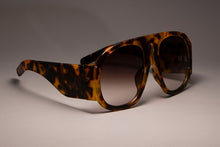 Load image into Gallery viewer, 45497 Retro Oversize Sunglasses Men Women Gradient Lens Brand Glasses Designer Male Female Shades