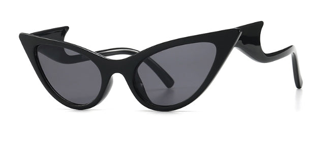 46168 Sexy Cat Eye Small Frame Beach Sunglasses Men Women Presonality UV400