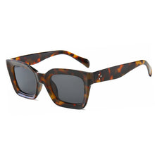 Load image into Gallery viewer, 47105 Square Glasses Frames Men Women Rivet Optical sunglasses
