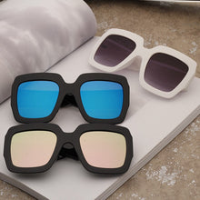 Load image into Gallery viewer, 47805 gafas de sol de las mujeres de los hombres de moda CCspace