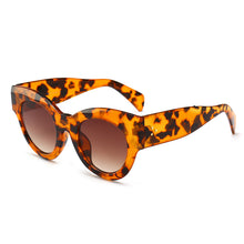 Load image into Gallery viewer, 49402 Retro Oversized Cat Eye Sunglasses Men Women Shades UV400 Vintage Glasses